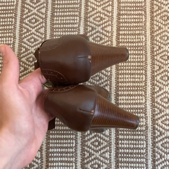 Oxford Style Heels - Picture 5 of 6